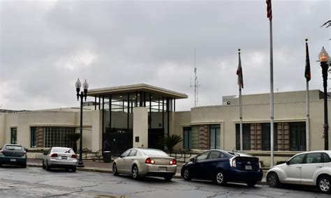 Porterville City Hall in Porterville, CA 93257 .
